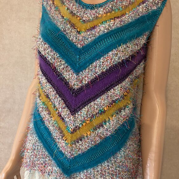 Hand Knitted Top - Picture 2 of 2